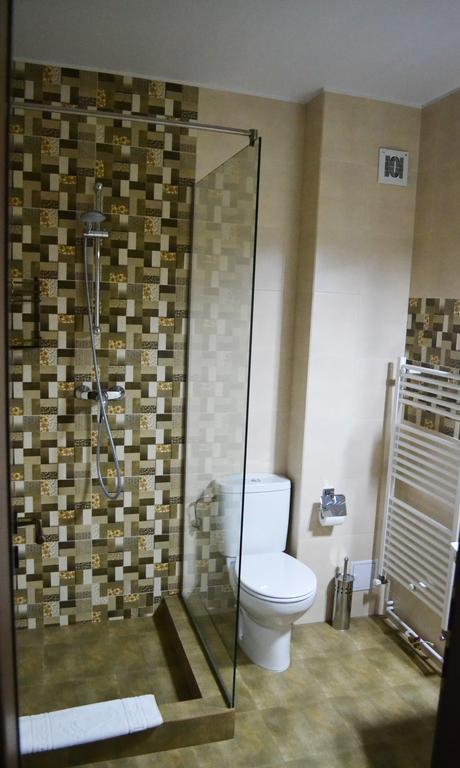 Casa Caroli Hotell Târgu Jiu Exteriör bild